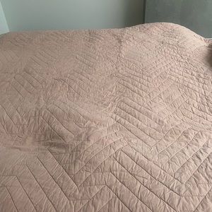 West elm organic cotton lightweight quilt. Used once.